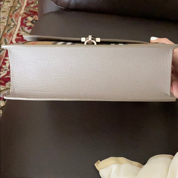 Burberry small vintage check leather crossbody - Picture 4 of 16